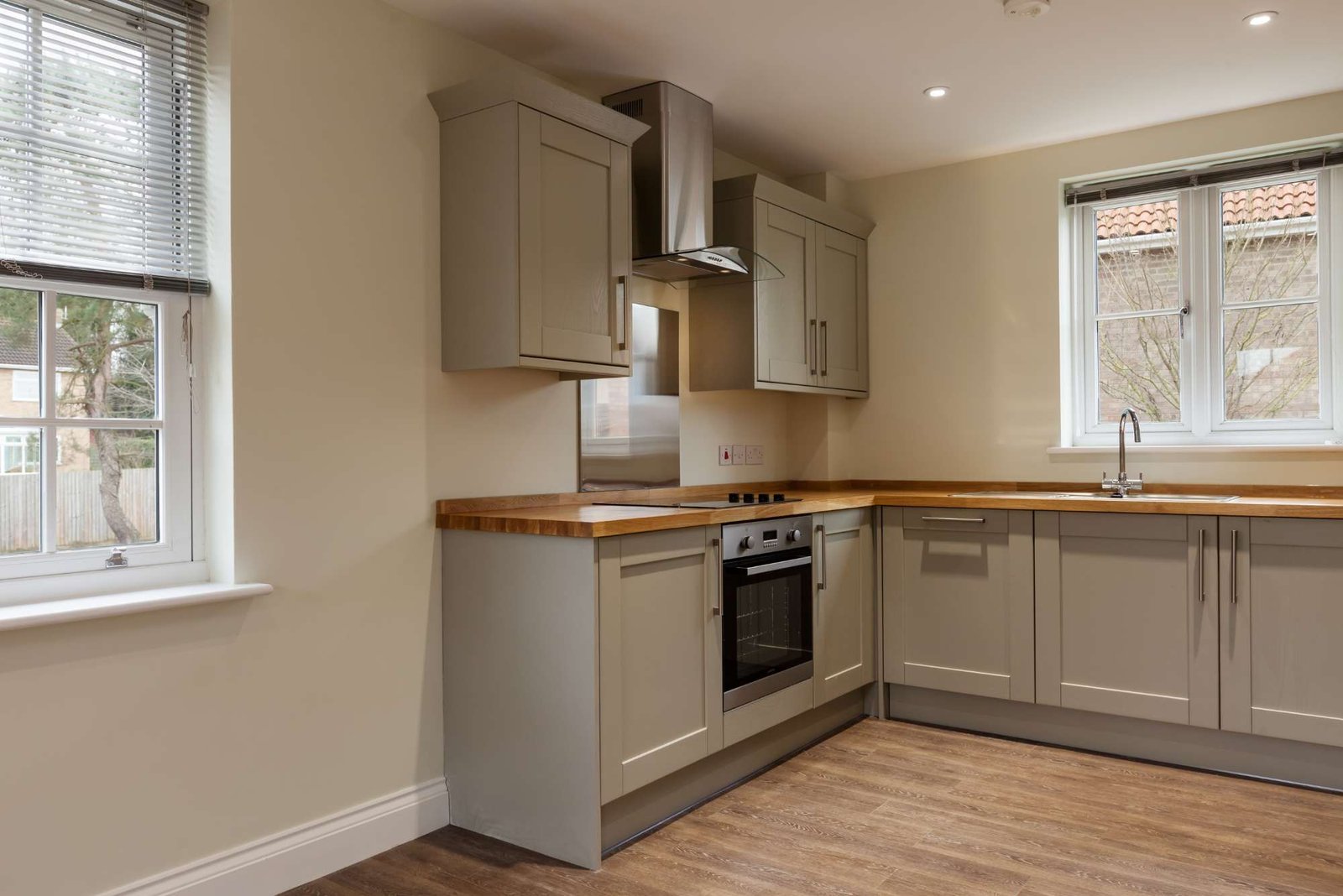 FFM Services Limited Fitted Kitchen Stirling